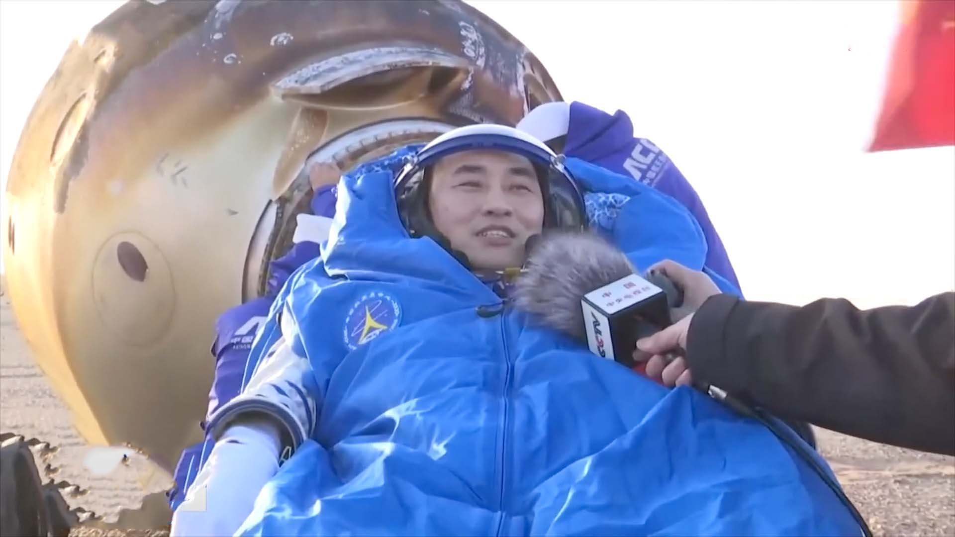 Second Shenzhou-20 astronaut out of return capsule