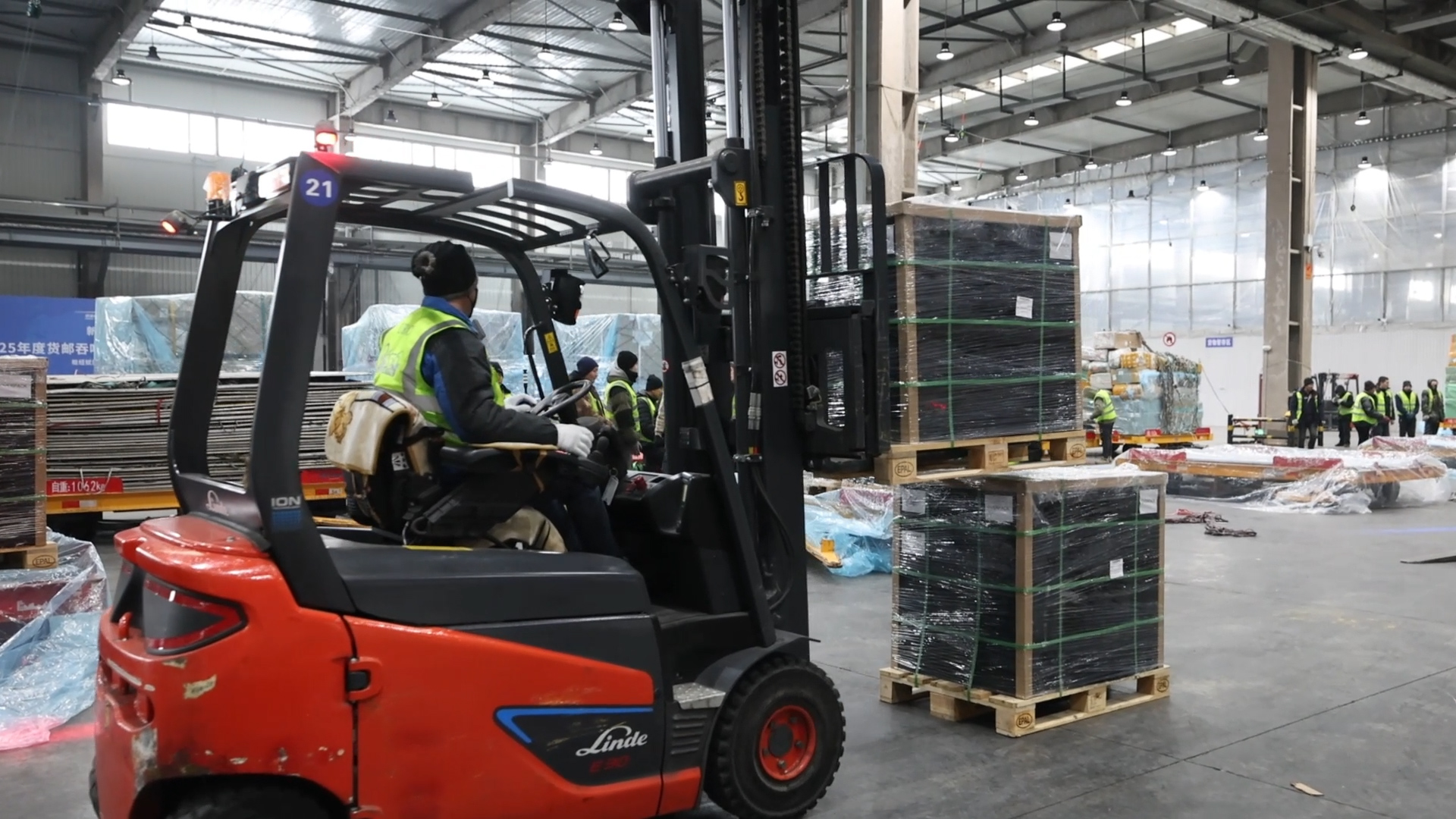 Xinjiang's international freight leads aviation expansion in China