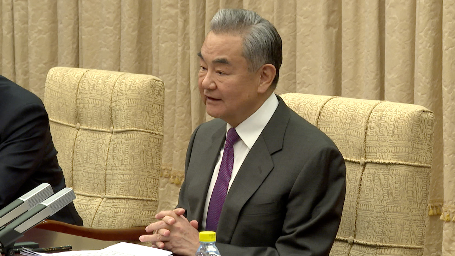 Wang Yi: We don't believe that any country can act as the world's police