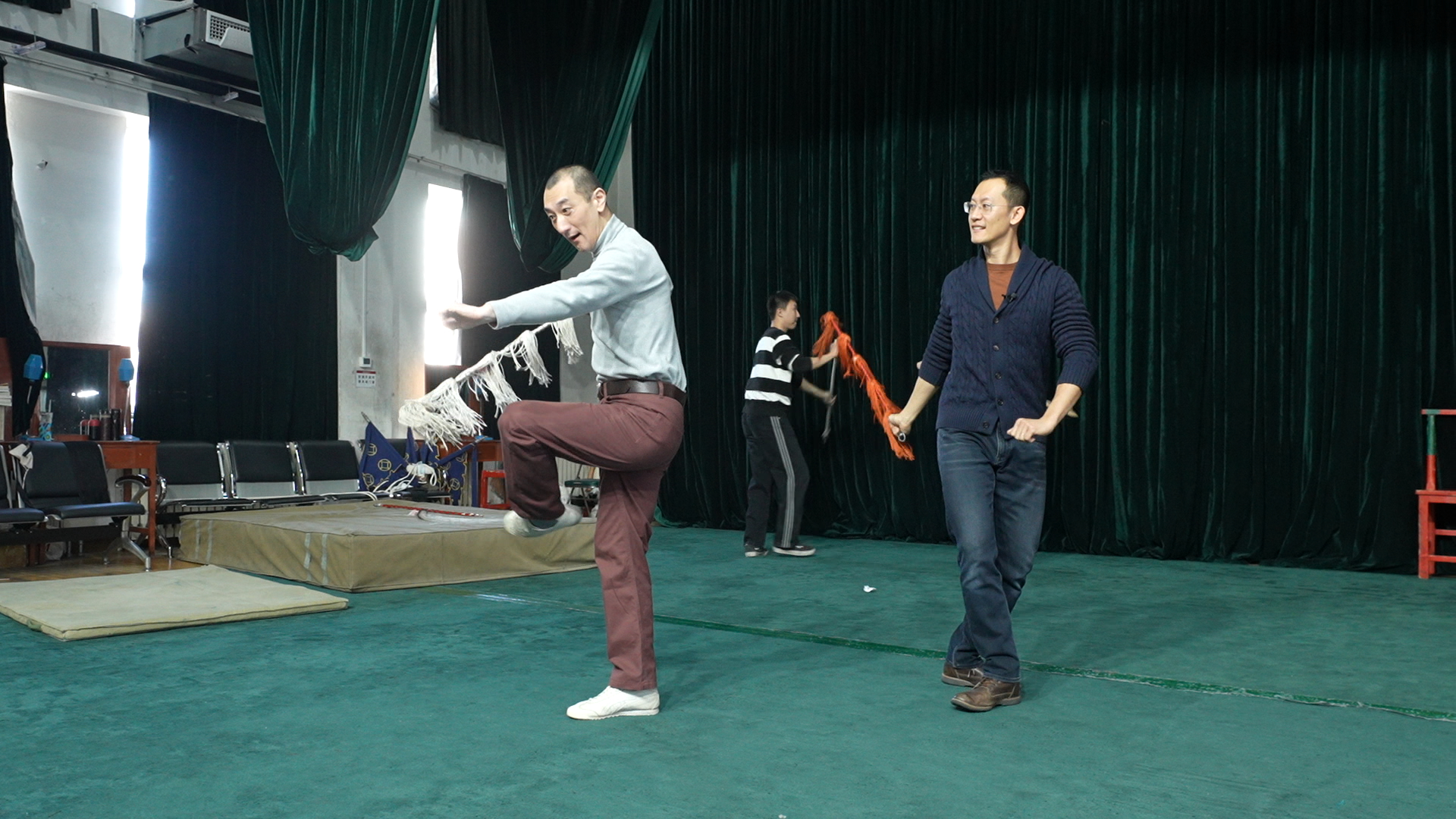 One whip, one stage: A horse comes alive