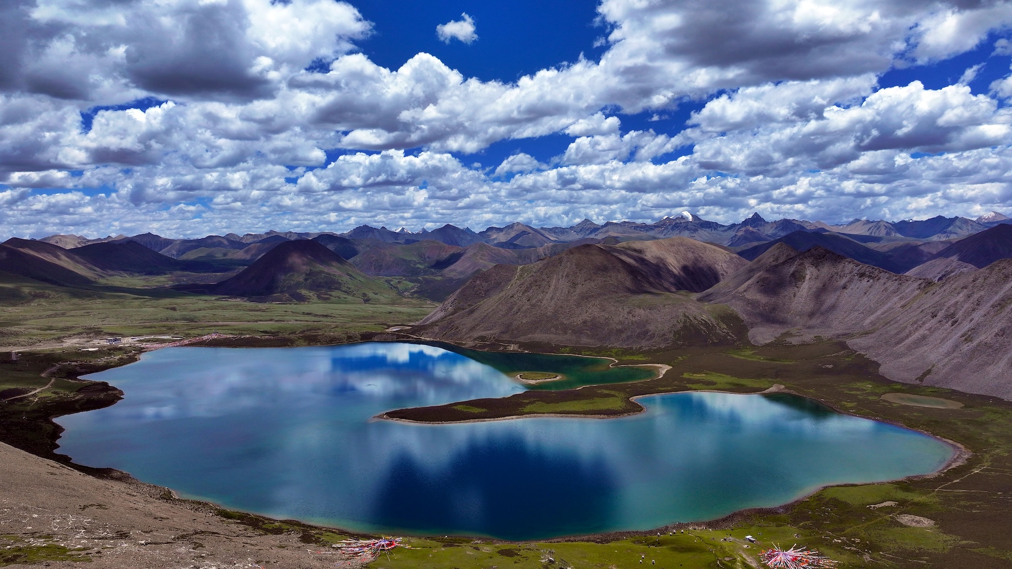 Breathtaking views of 'Lake of Fortune' at 4,970 meters