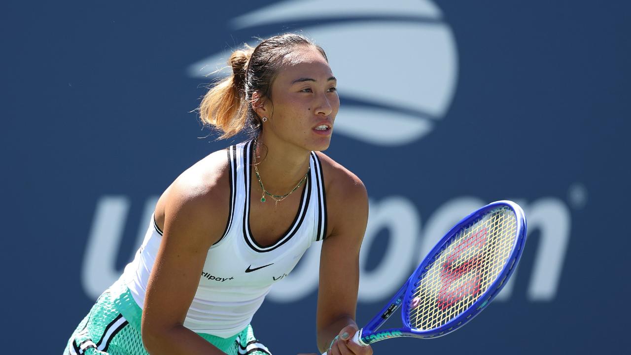 Zheng Qinwen defeats Elina Svitolina in charity exhibition match - CGTN