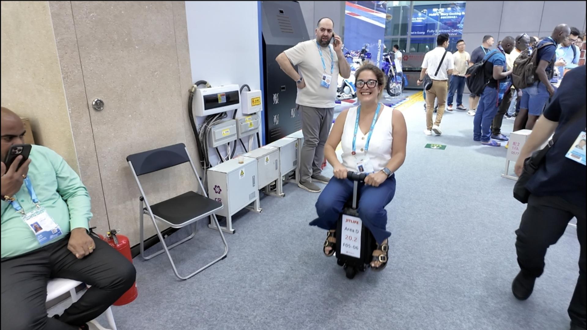 How Chinese suitcases won fans at Canton Fair