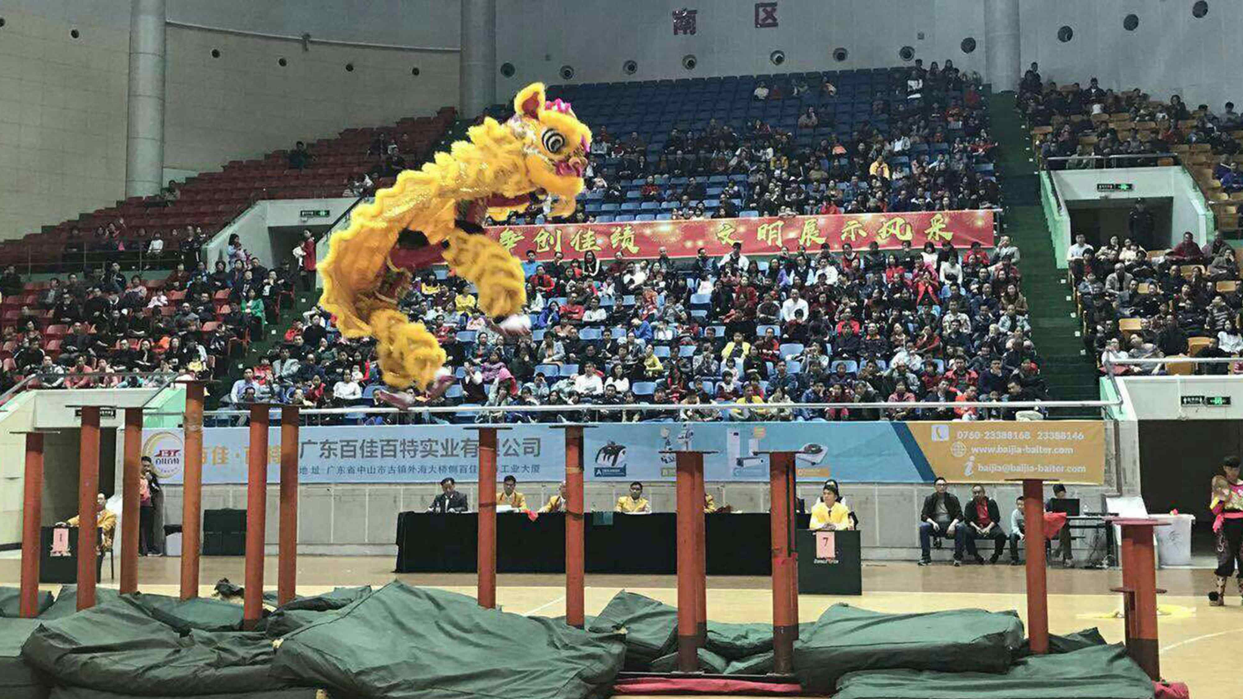 A Video Of Members From A Dragon And Lion Dance Troupe In Foshan City South China S Guangdong Province Recently Got A Lot Of Buzz On Chinese Social Media For Adhering To Tradition