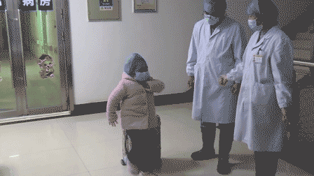 Recovered 5-year-old patient thanks doctors with dance - CGTN