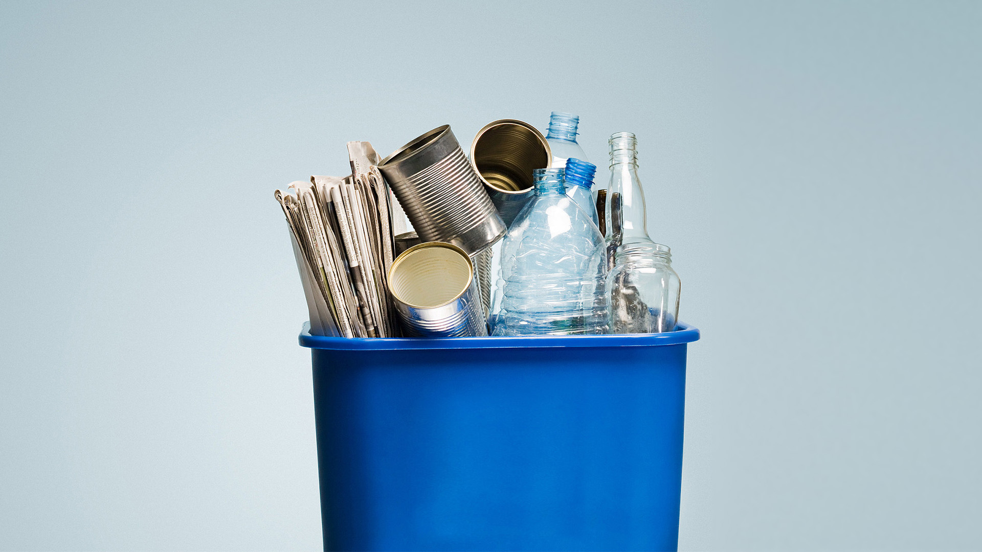 How does garbage recycling work worldwide? CGTN