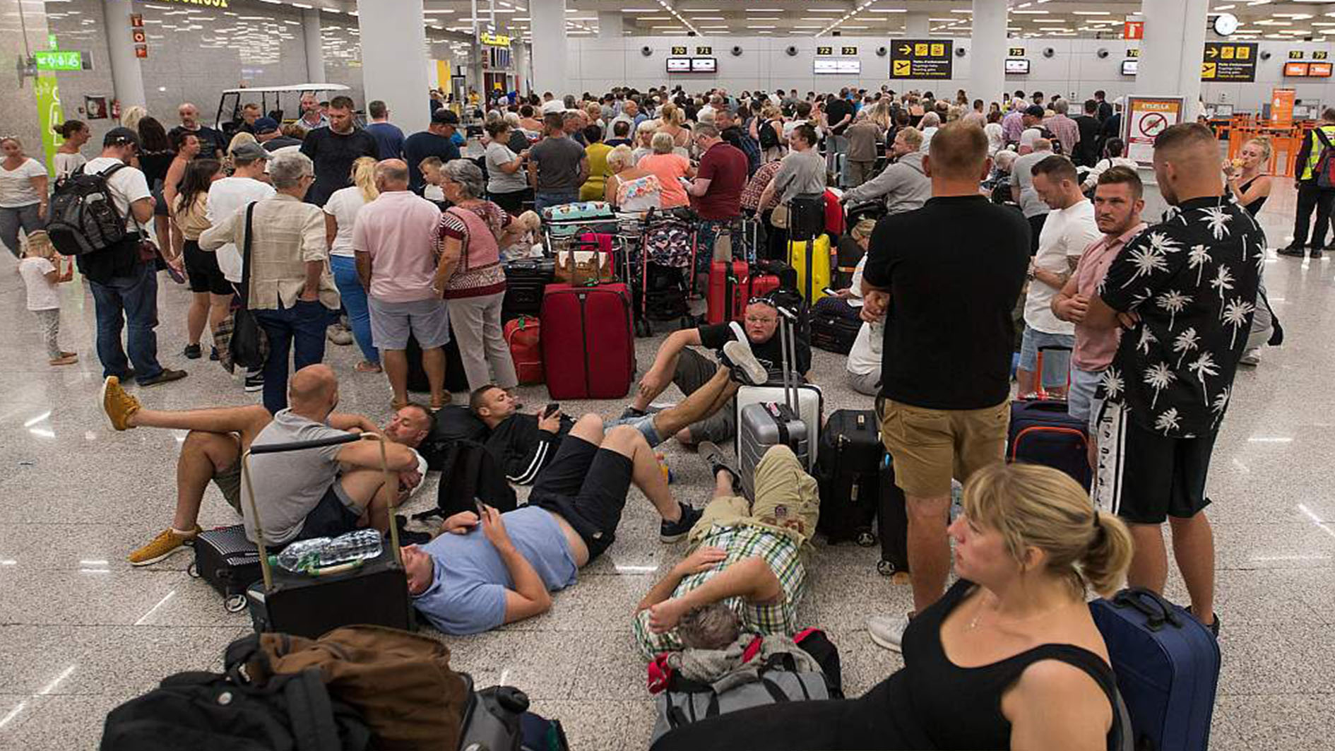 Hundreds Of Thousands Stranded After Travel Firm Thomas Cook Collapse Cgtn