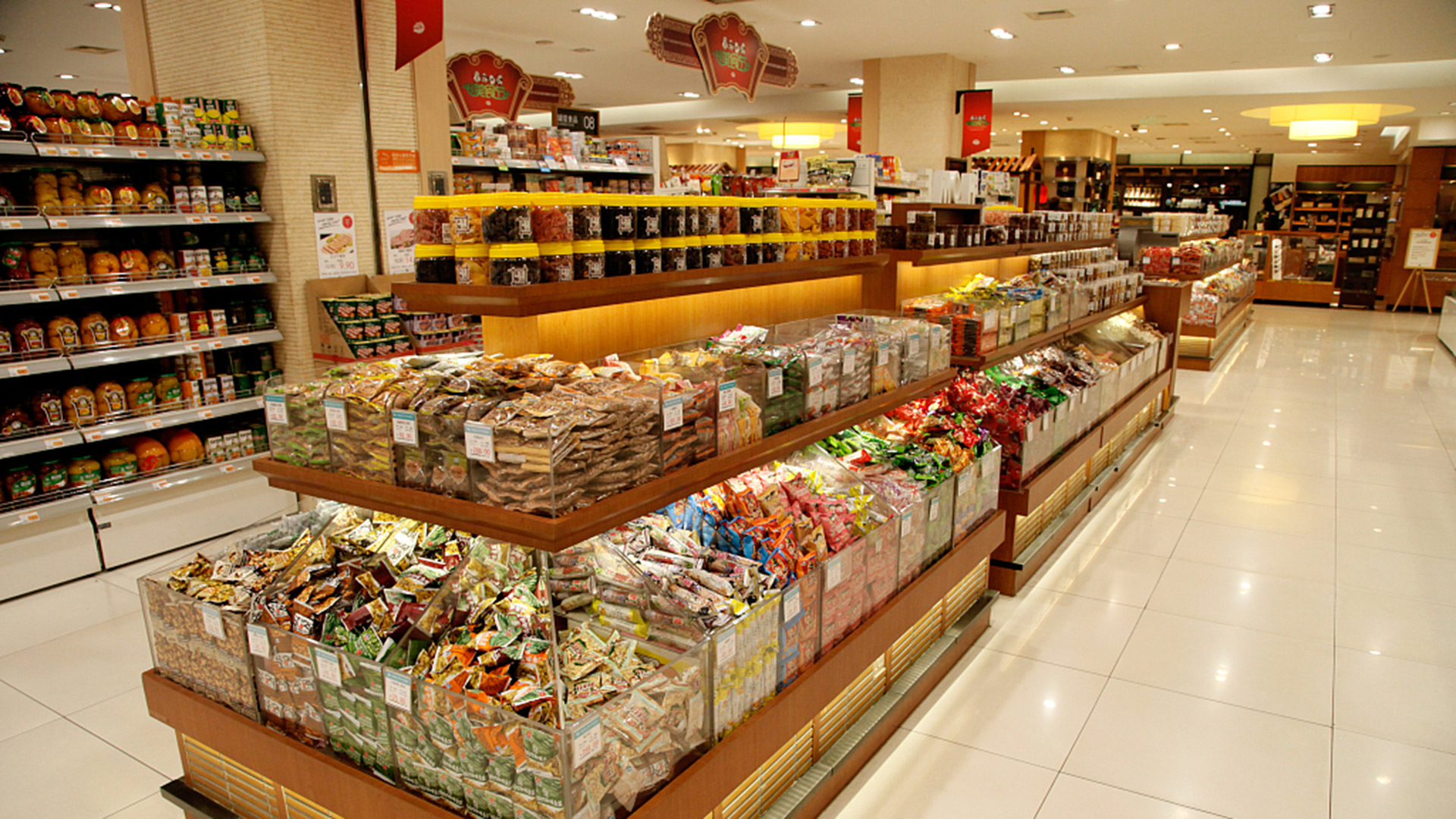 Hast market. Lucky foods supermarket in Chinatown.