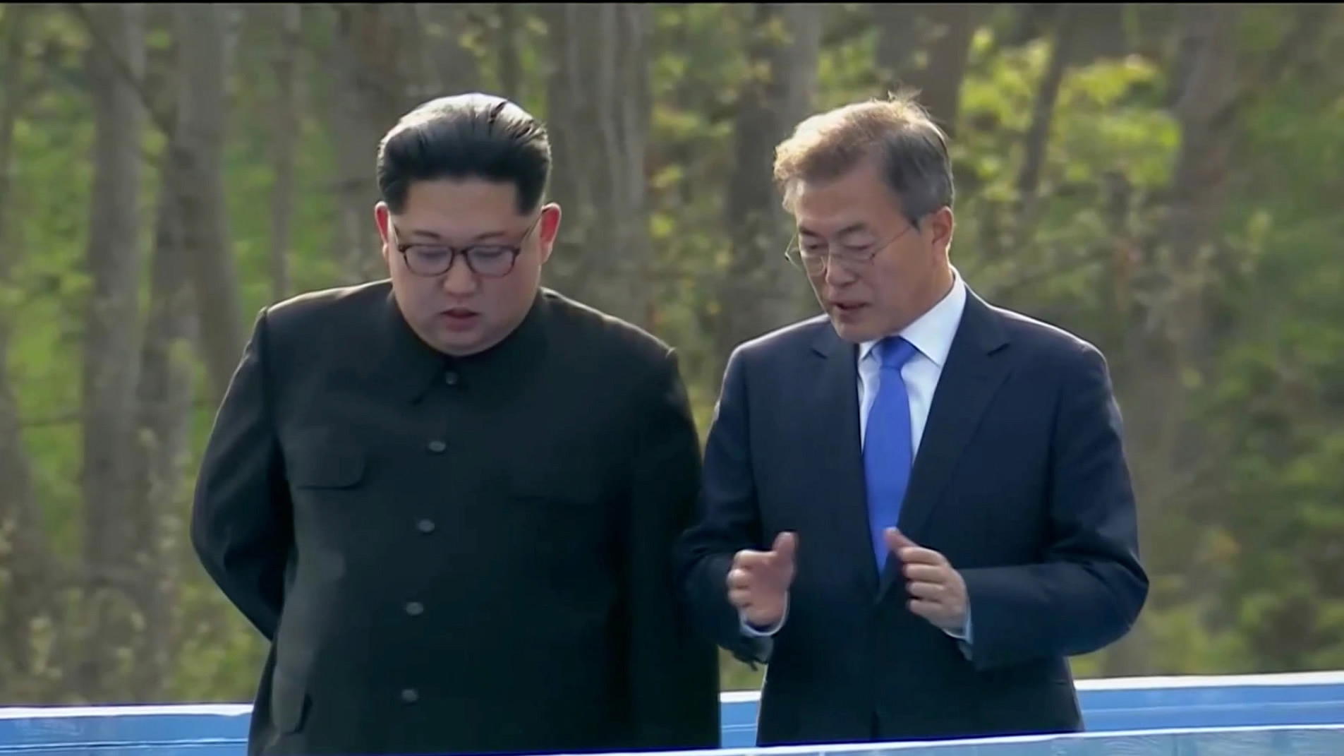 After the symbolic tree-planting ceremony, Moon Jae-in and Kim Jong Un ...