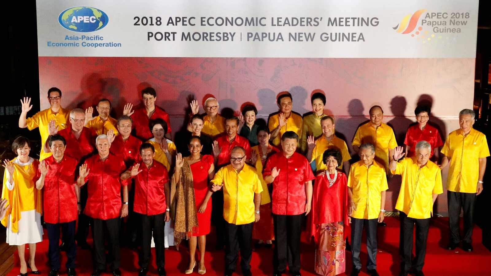 APEC leaders and their spouses pose for family photo CGTN