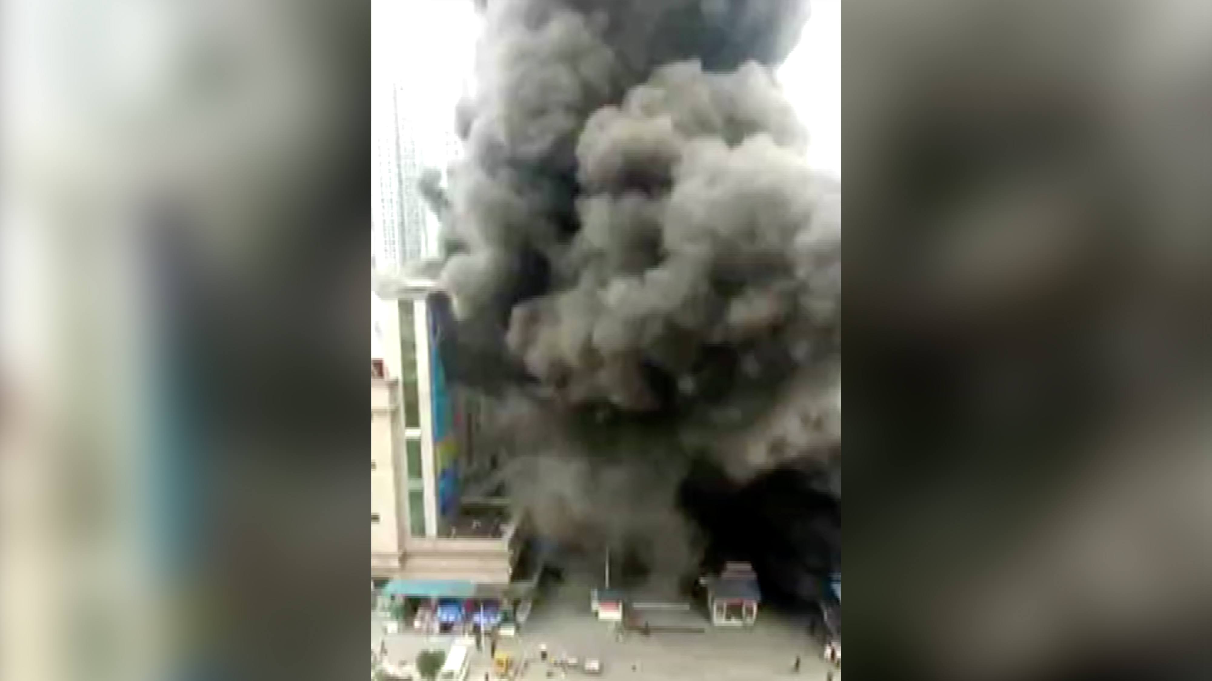 A wholesale market warehouse caught fire in Dazhou, southwest China’s ...