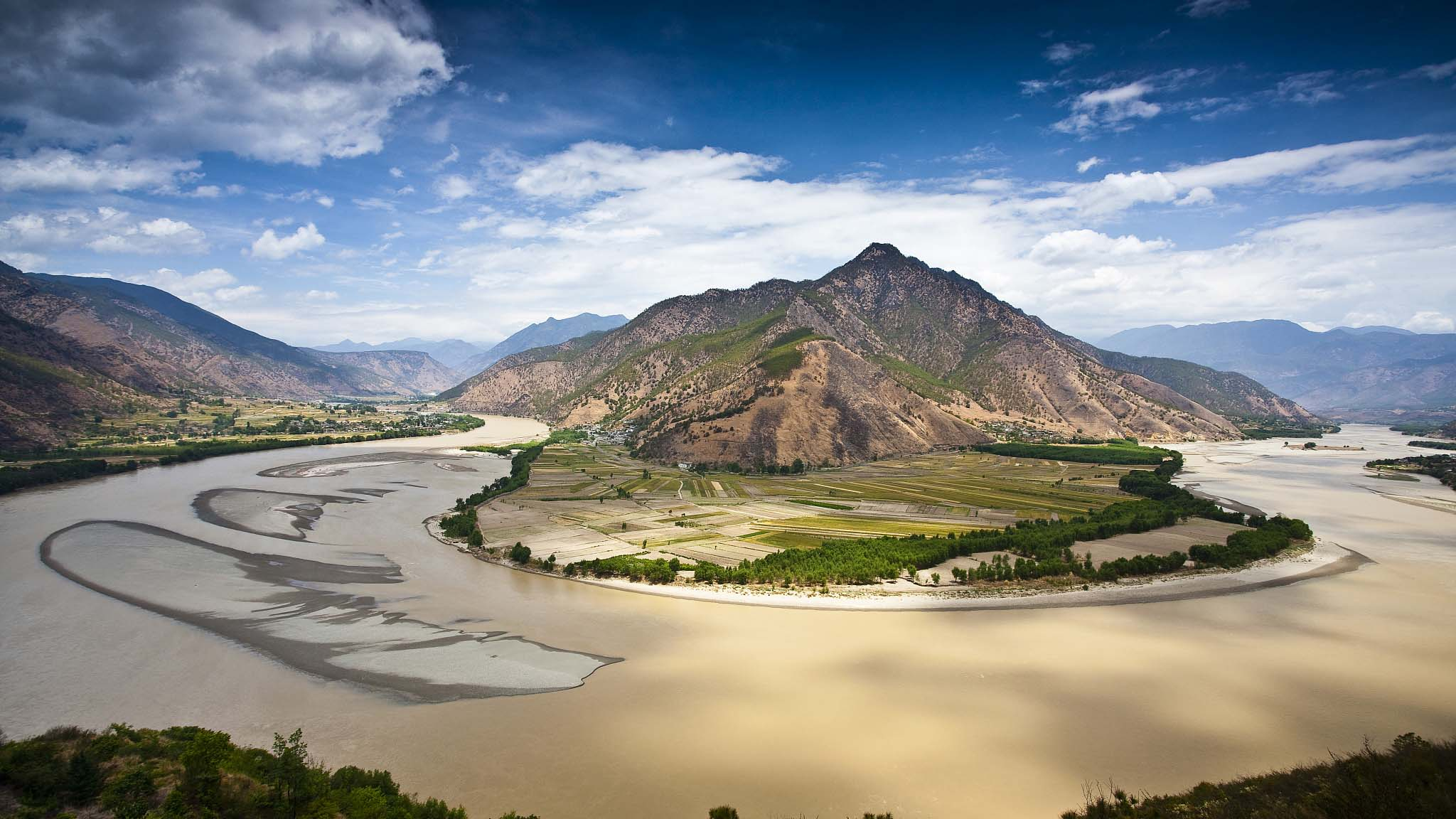 The Yangtze River The Longest River In China Has Been Damaged By   A182f6174ef440f0a18d08c501aa6e0b 