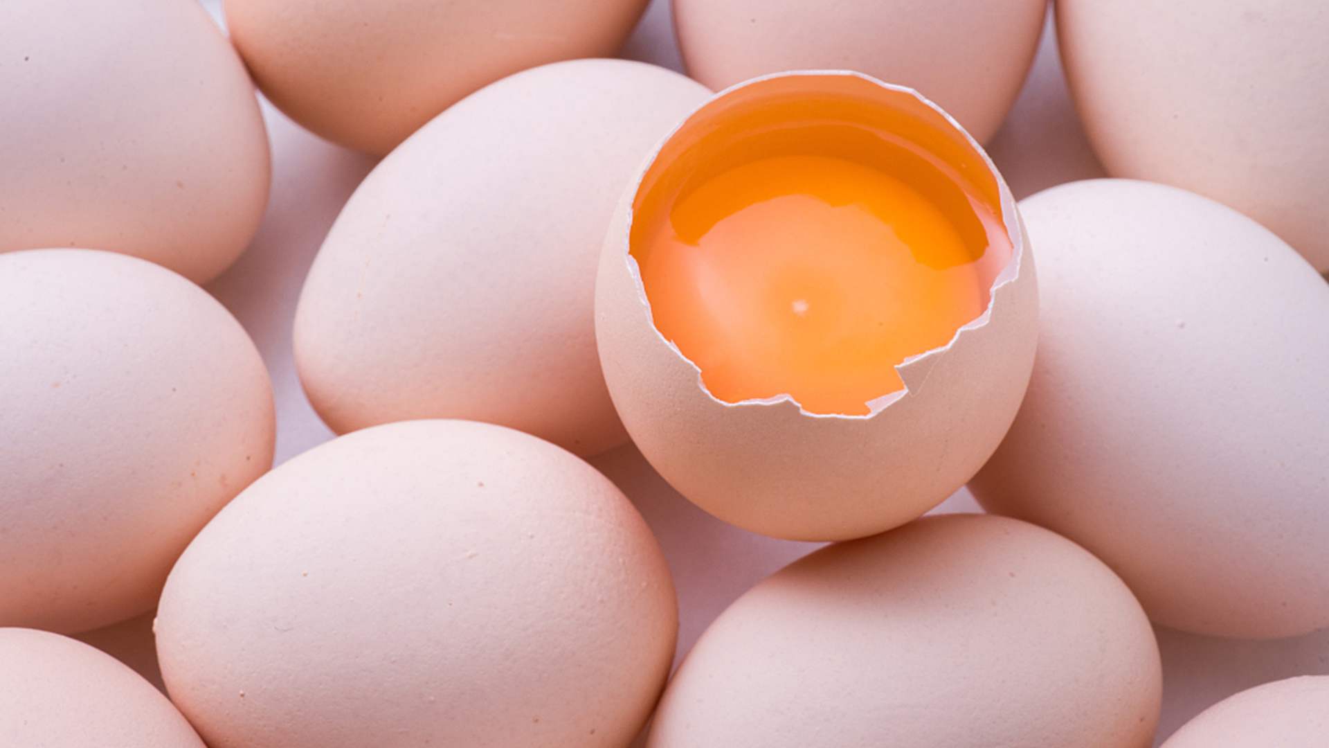 Купить яйца в геншине. Яйцо куриное. Четыре яйца. Свежее яйцо. Яйца фото.