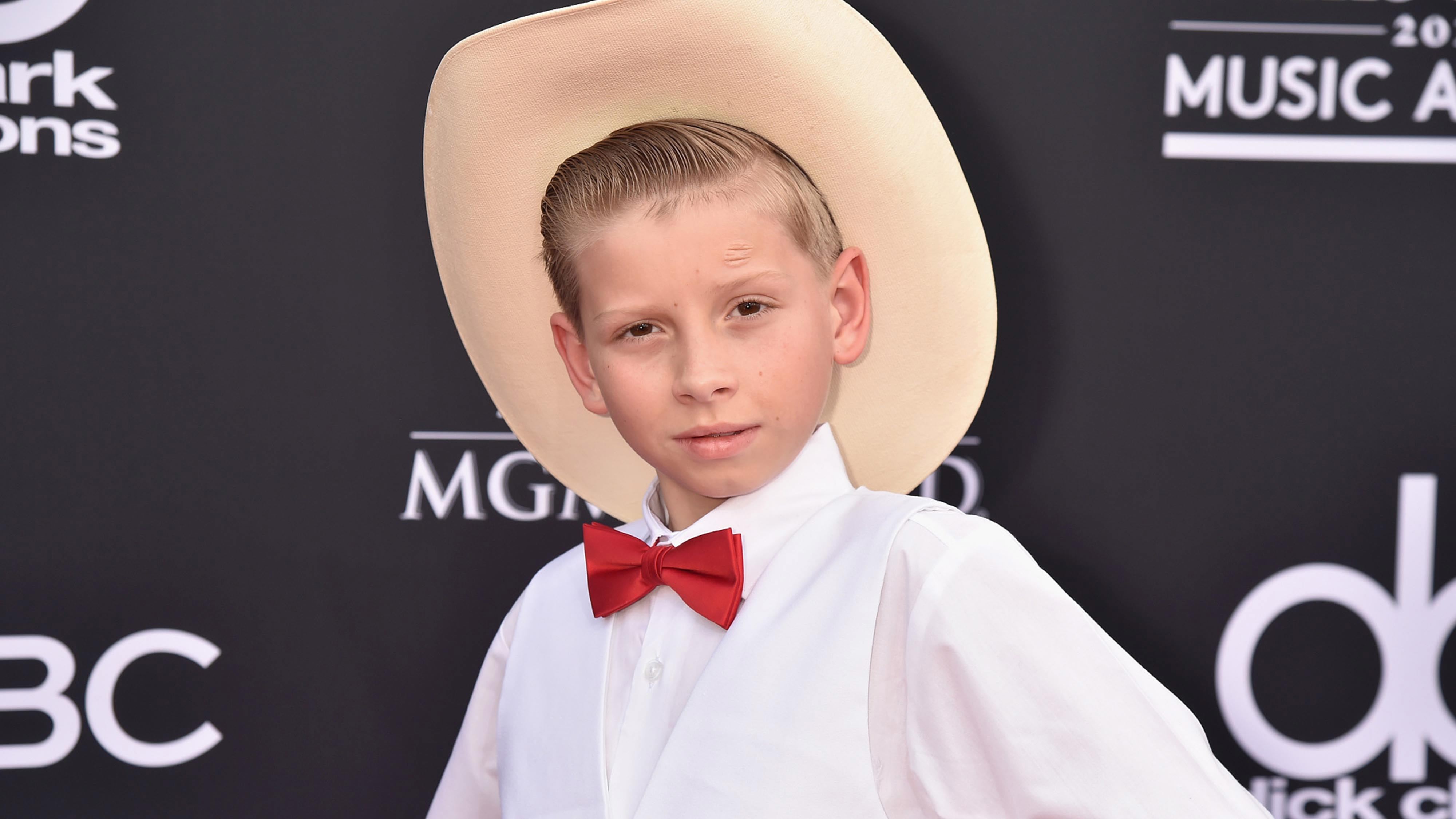 Mason Ramsey, The Young Yodeler Who Became A Sensation After His Video ...