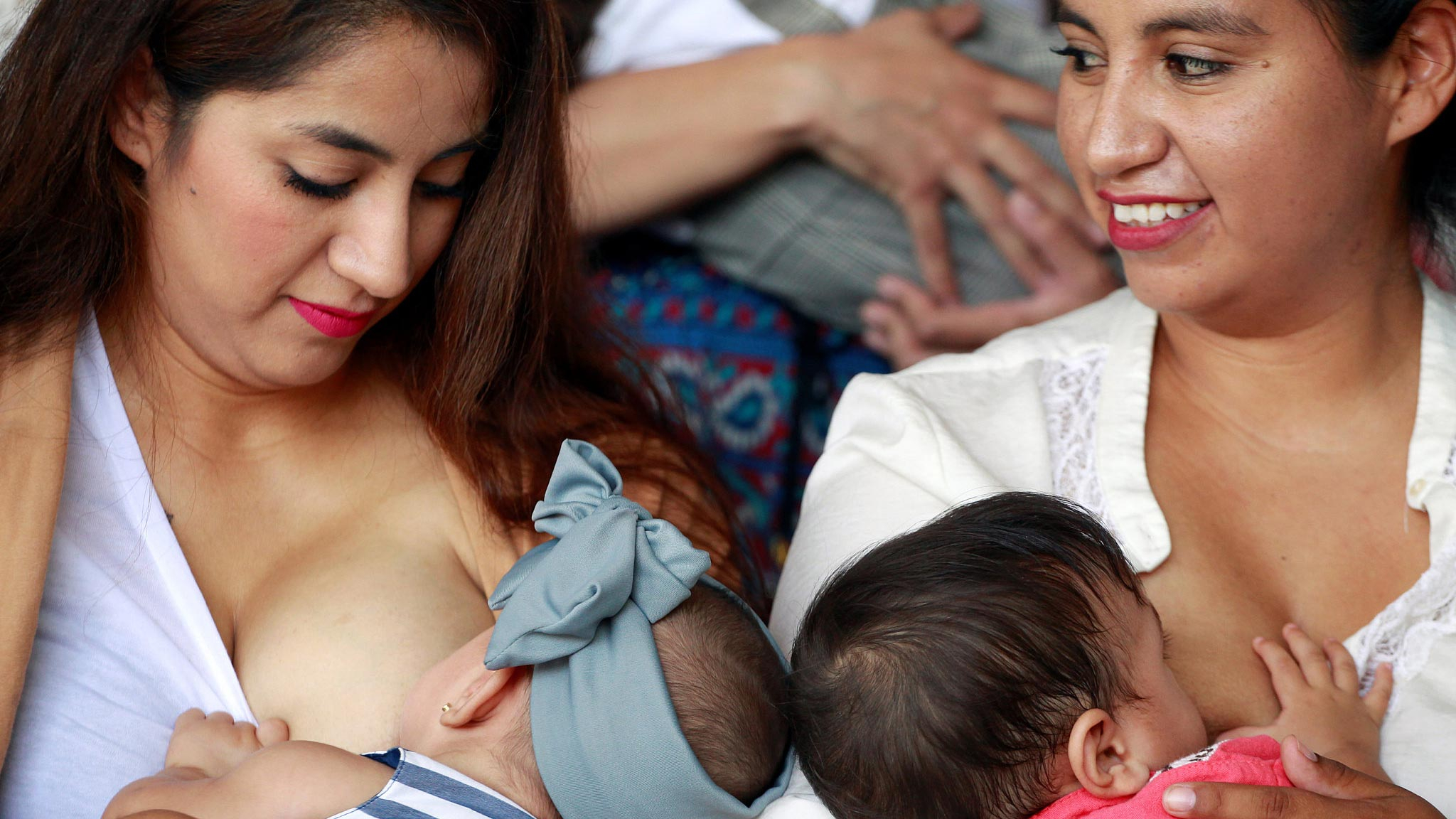 8 Youtube Videos That Make Breastfeeding So Much Easier