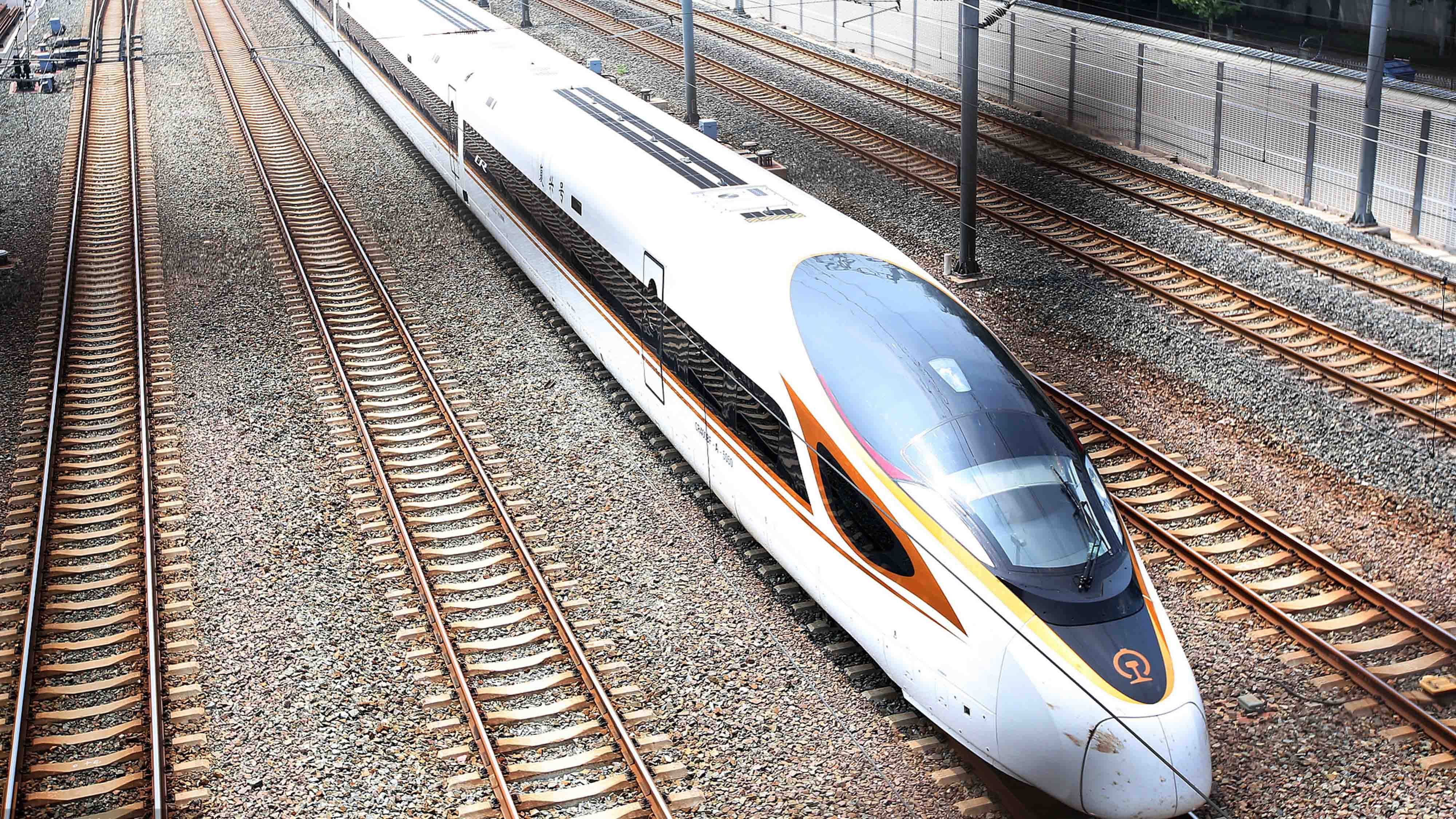 More Than 400 Meters Long China s New 16 carriage Fuxing Bullet Train More Than 400 Meters Long China s New 16 carriage Fuxing Bullet Train