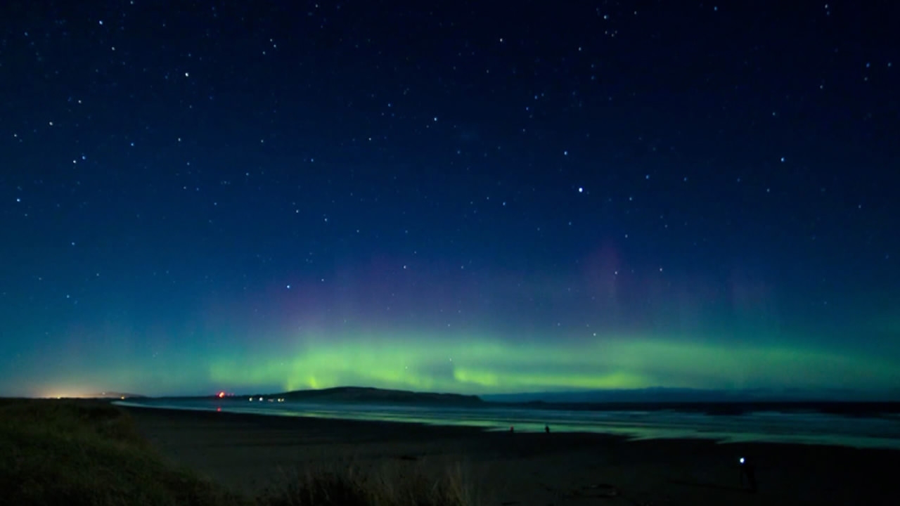 A beautiful video has emerged of the Southern Lights observed from  Invercargill, New Zealand on Tuesday night. - CGTN