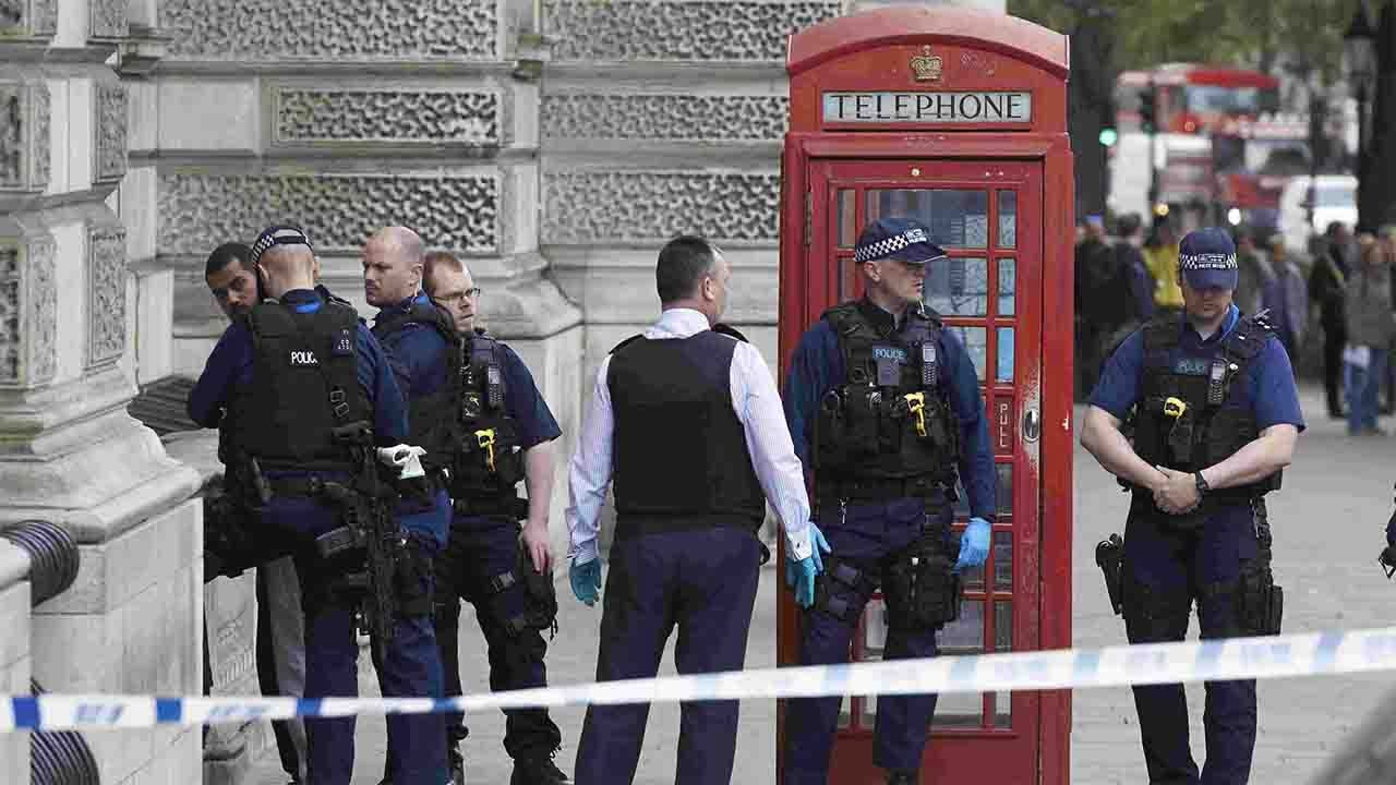 Man With Knives Arrested Near British Parliament On Suspicion Of ...