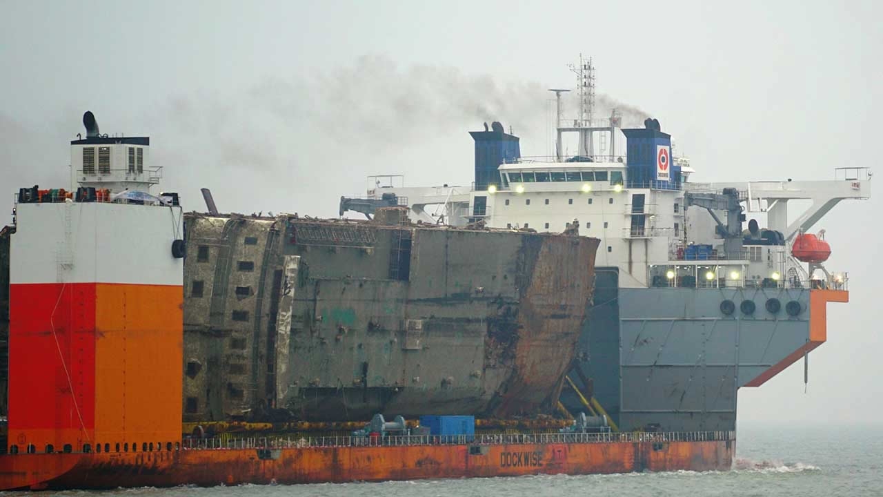 Sewol ferry arrives at Mokpo port three years after disaster - CGTN