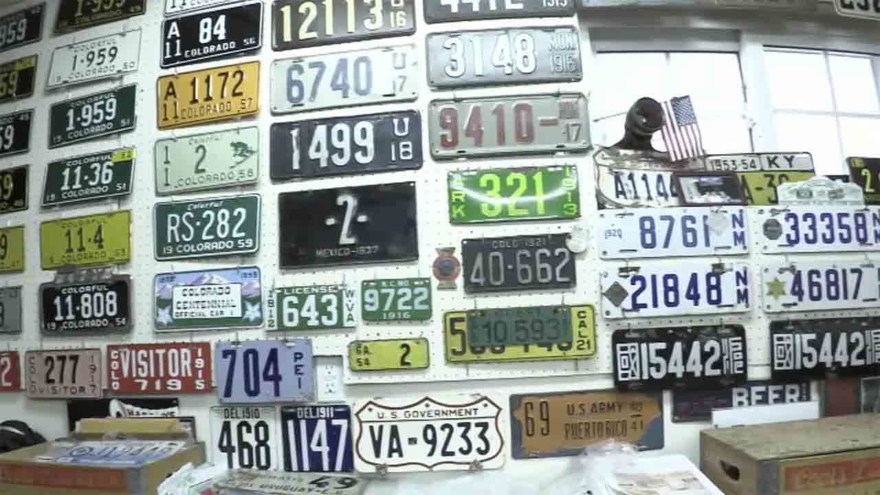 Car license plate collectors amass thousands of rare tags - CGTN