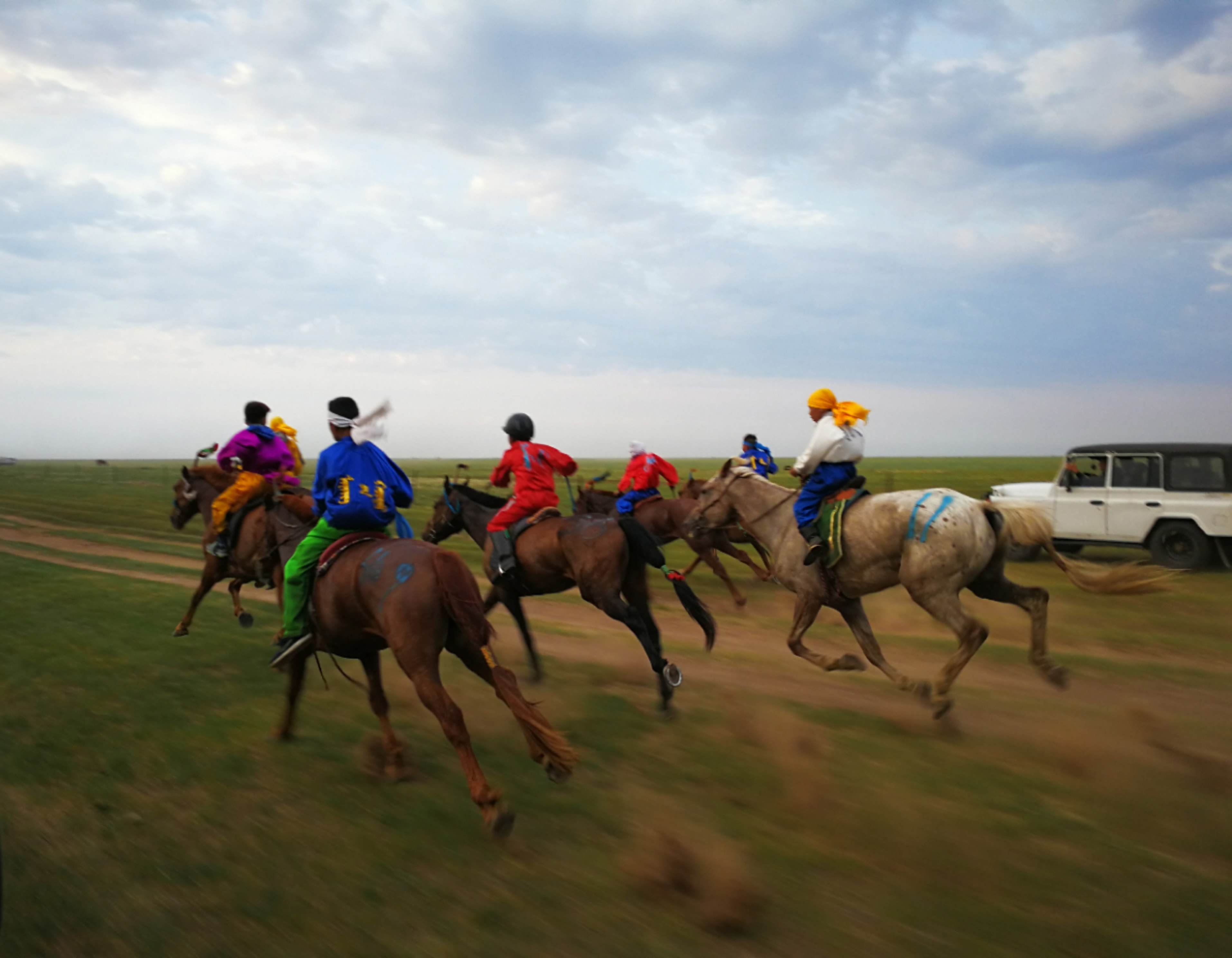 mongolian horse racing