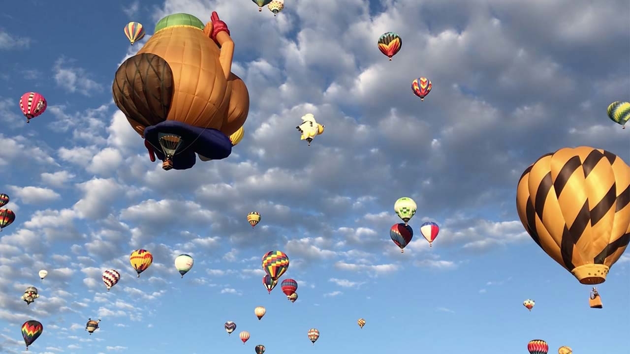 Albuquerque%27s+Hot+Air+Balloons+Take+Flight+Amidst+Record-Breaking+Heat